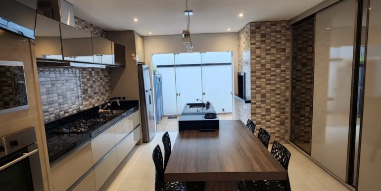 06ce80c4-46ff-4ae1-91ad-b0aa0a9f9256